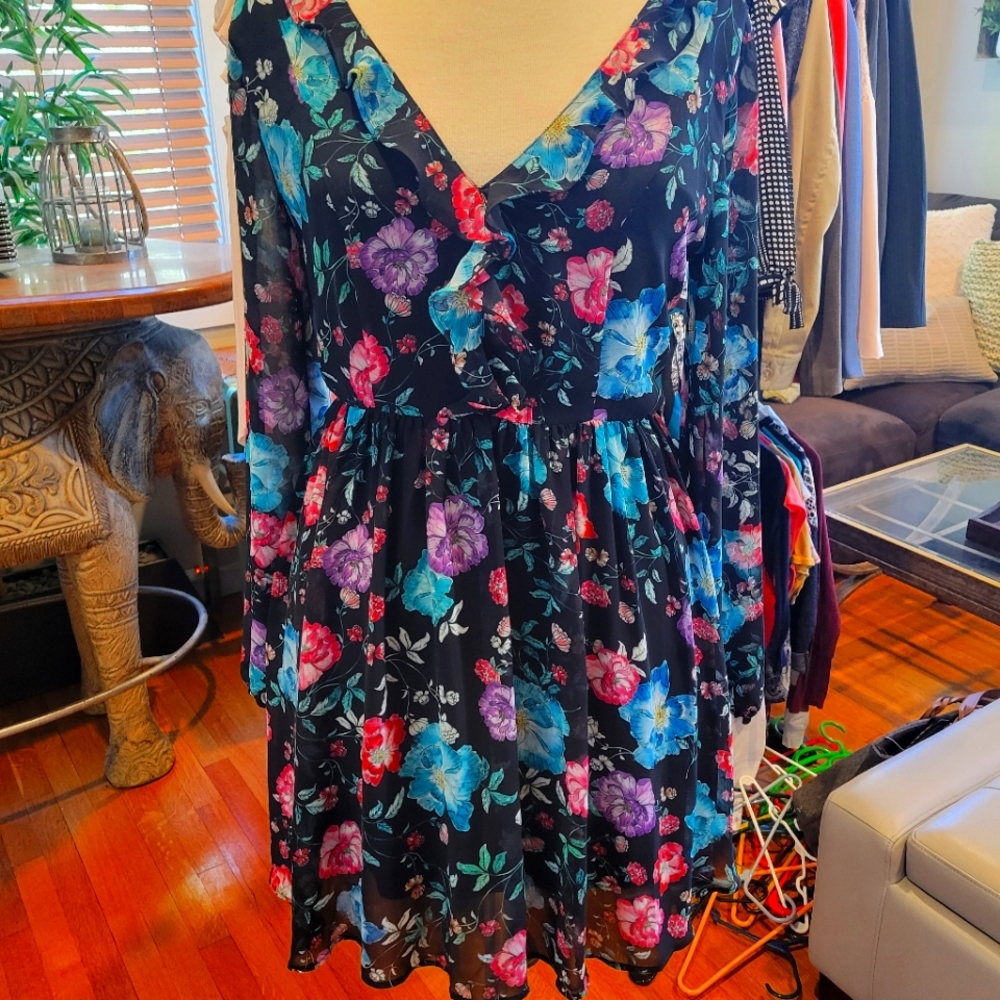 Beautiful Express Ruffle Dress Size 6 - EUC